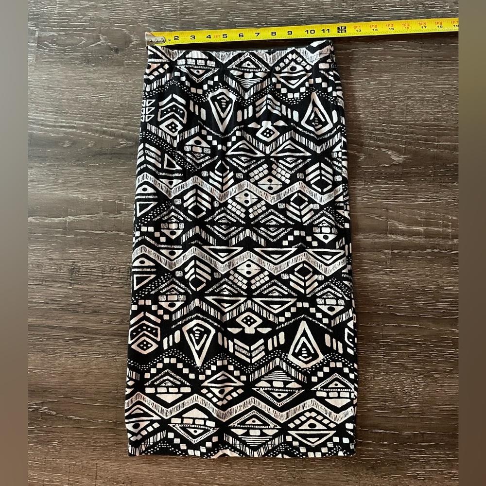 Black and white stretchy waist pencil skirt Small